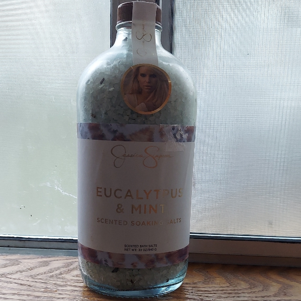 Jessica Simpson Eucalyptus & Mint Bath Salts - Green